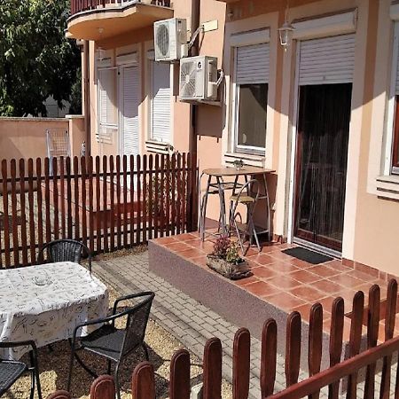 Hellasz Apartman Gyula Exterior foto