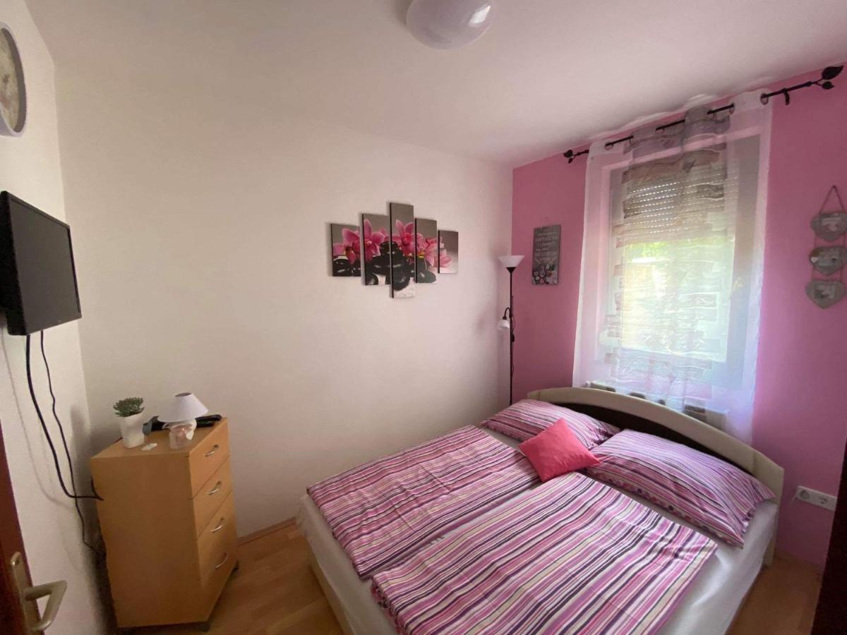 Hellasz Apartman Gyula Exterior foto