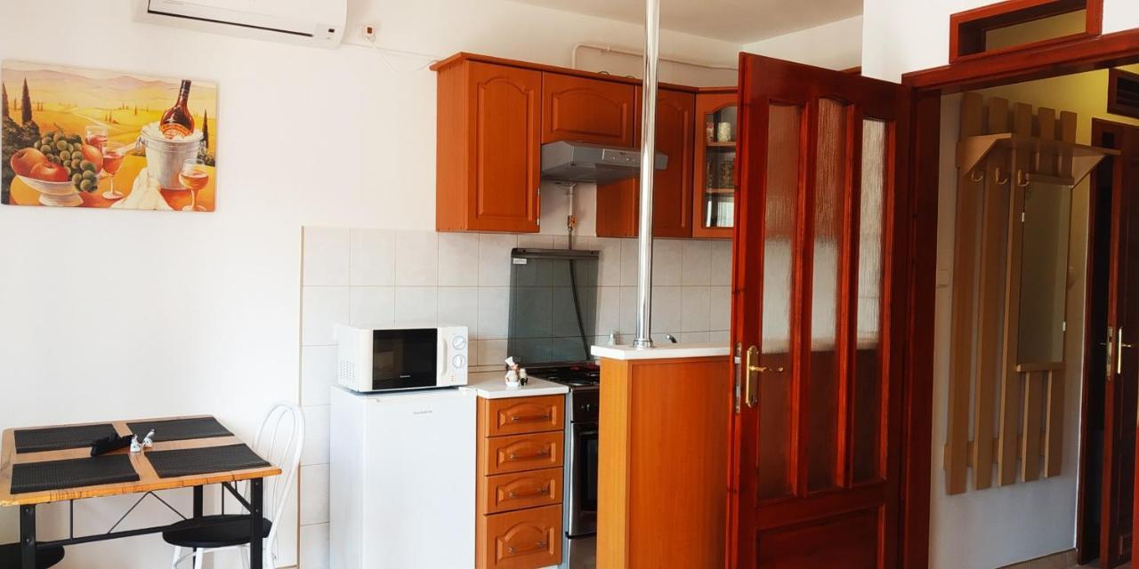 Hellasz Apartman Gyula Exterior foto
