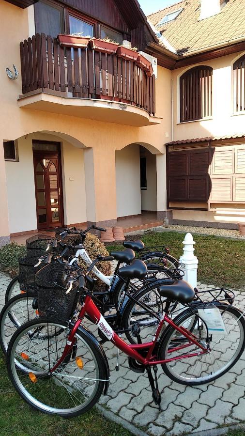 Hellasz Apartman Gyula Exterior foto