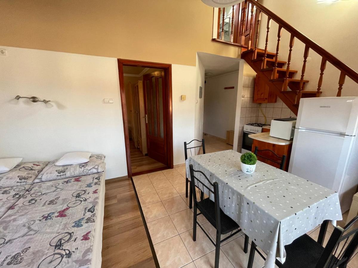 Hellasz Apartman Gyula Exterior foto