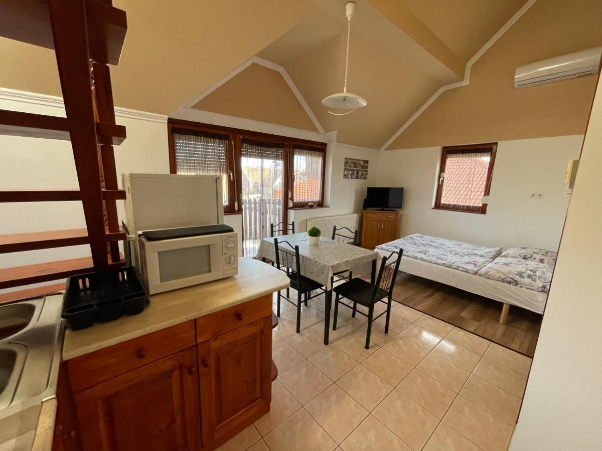 Hellasz Apartman Gyula Exterior foto