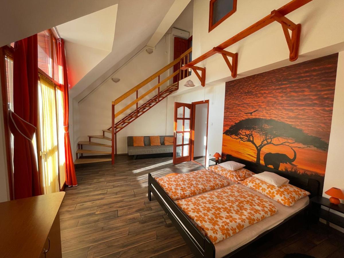 Hellasz Apartman Gyula Exterior foto
