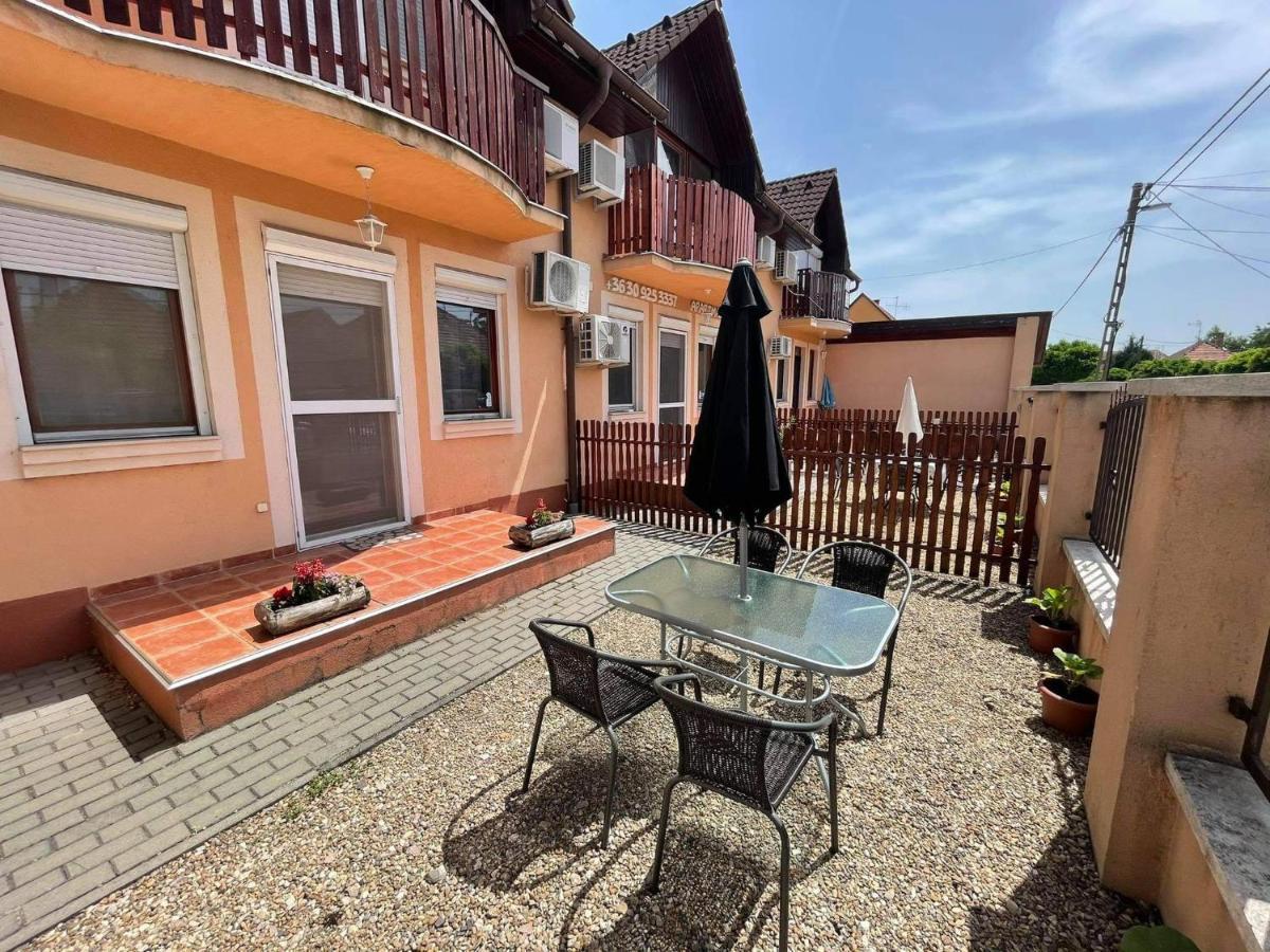 Hellasz Apartman Gyula Exterior foto