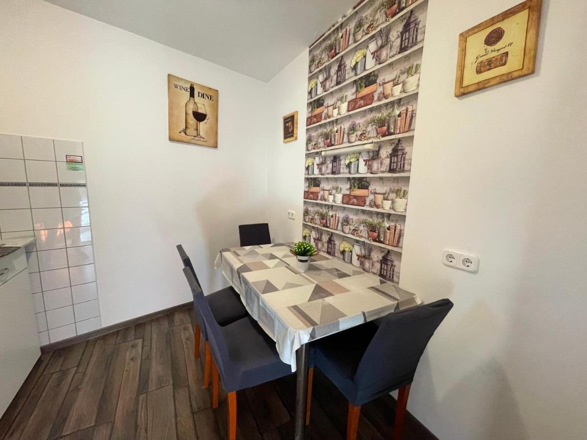 Hellasz Apartman Gyula Exterior foto