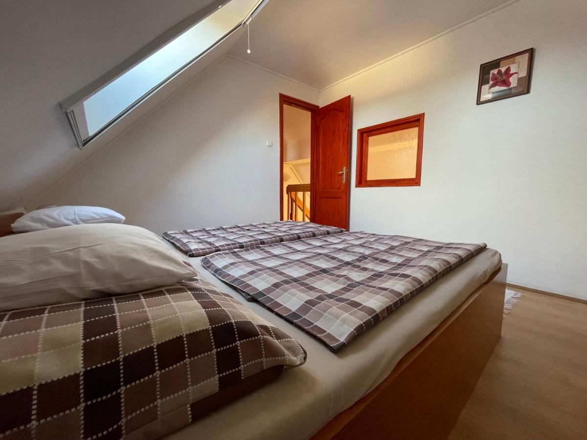 Hellasz Apartman Gyula Exterior foto
